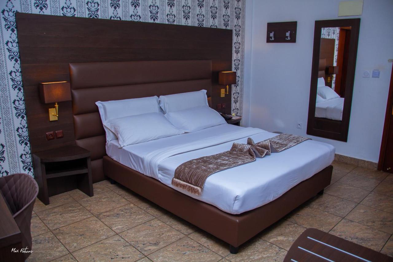 New Heaven Hotel Yaoundé Esterno foto