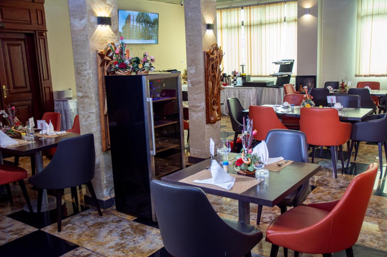 New Heaven Hotel Yaoundé Esterno foto
