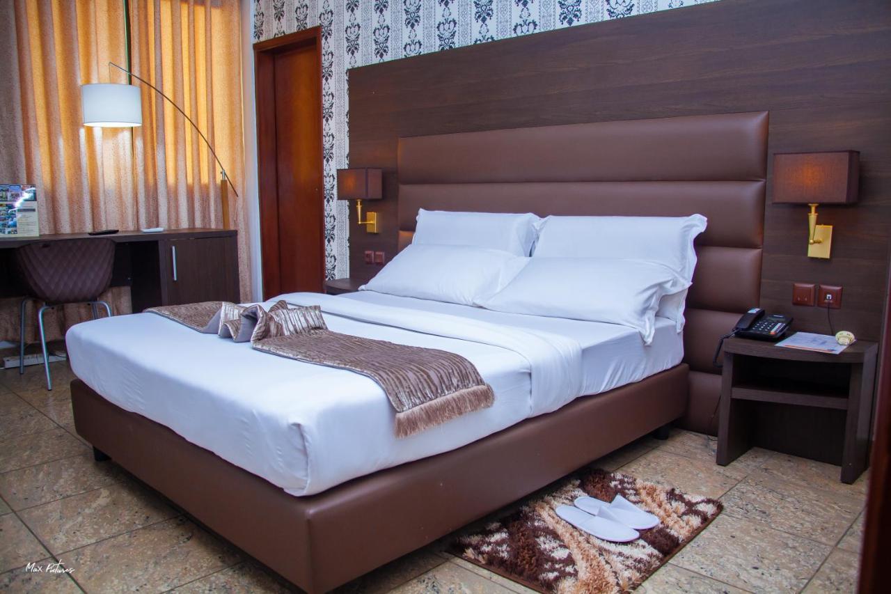 New Heaven Hotel Yaoundé Esterno foto